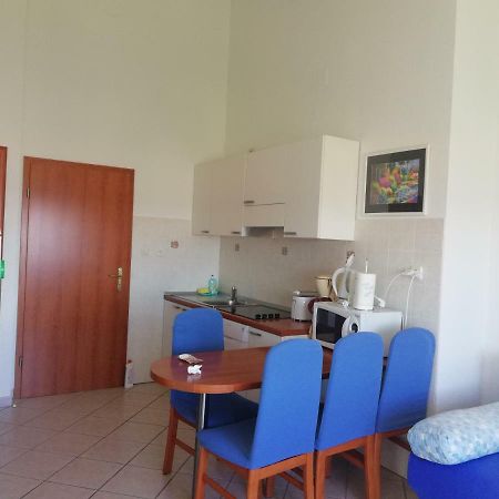 Apartmani Marija プリモシュテン エクステリア 写真