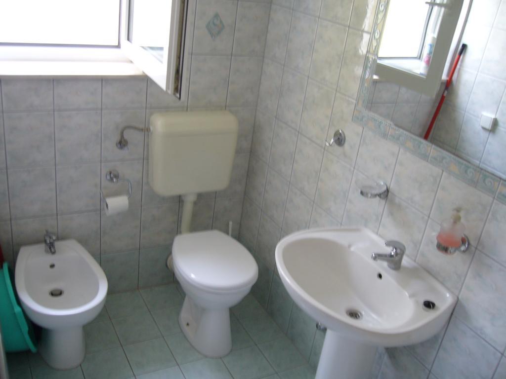 Apartmani Marija プリモシュテン エクステリア 写真
