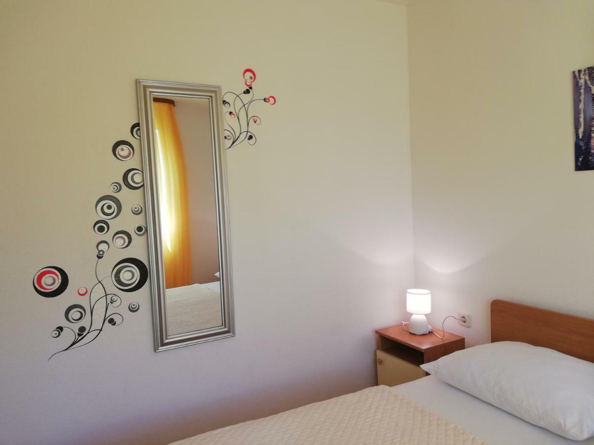 Apartmani Marija プリモシュテン エクステリア 写真